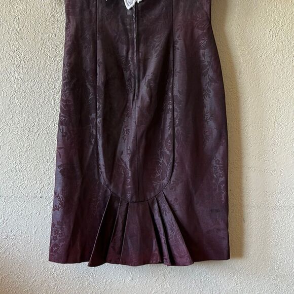 Susan Roselli Elegant Lace Off-Shoulder Dress - Picture 10 of 11